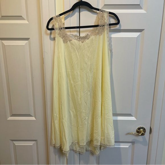 Lingerie By George Hatab Yellow Slip - Picture 8 of 8